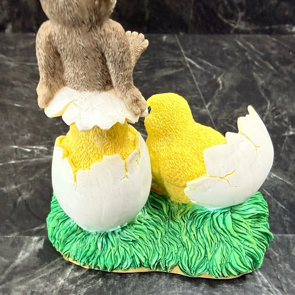 CHARMING TAILS “What’s Hatchin’?” #88/600 Mouse and Chicks Figurine